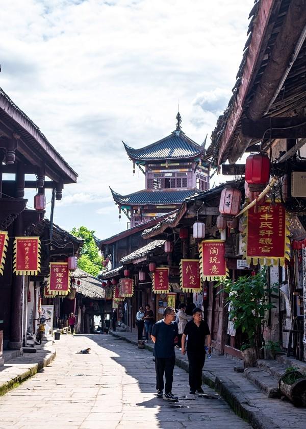 图赫尔：克洛普是最好的教练之一，他宣布离任我非常吃惊